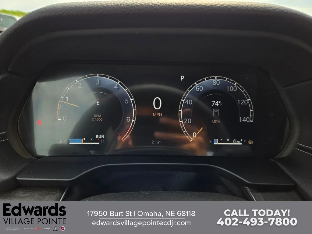 New 2026 Diamond Black Crystal Pearlcoat Jeep Limited image 18