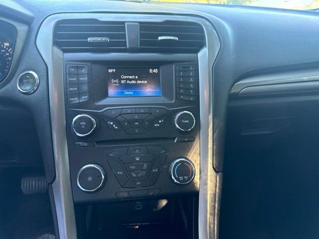 Used 2017 Red Ford SE image 17