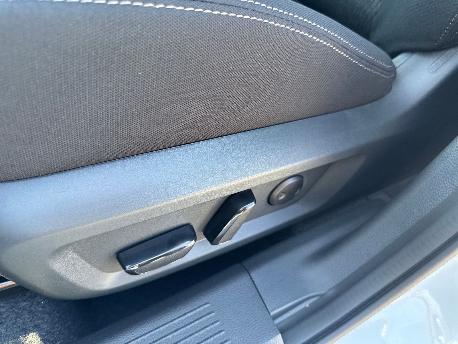 New 2026 Nissan Rogue SV 4D Sport Utility