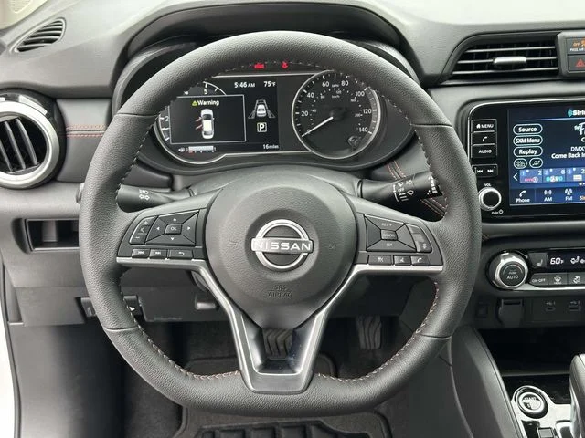 2025 Nissan Versa Sedan SR - Photo 18