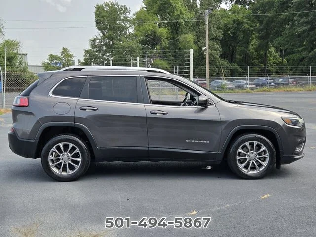 Used 2019 Gray Jeep Latitude Plus image 6
