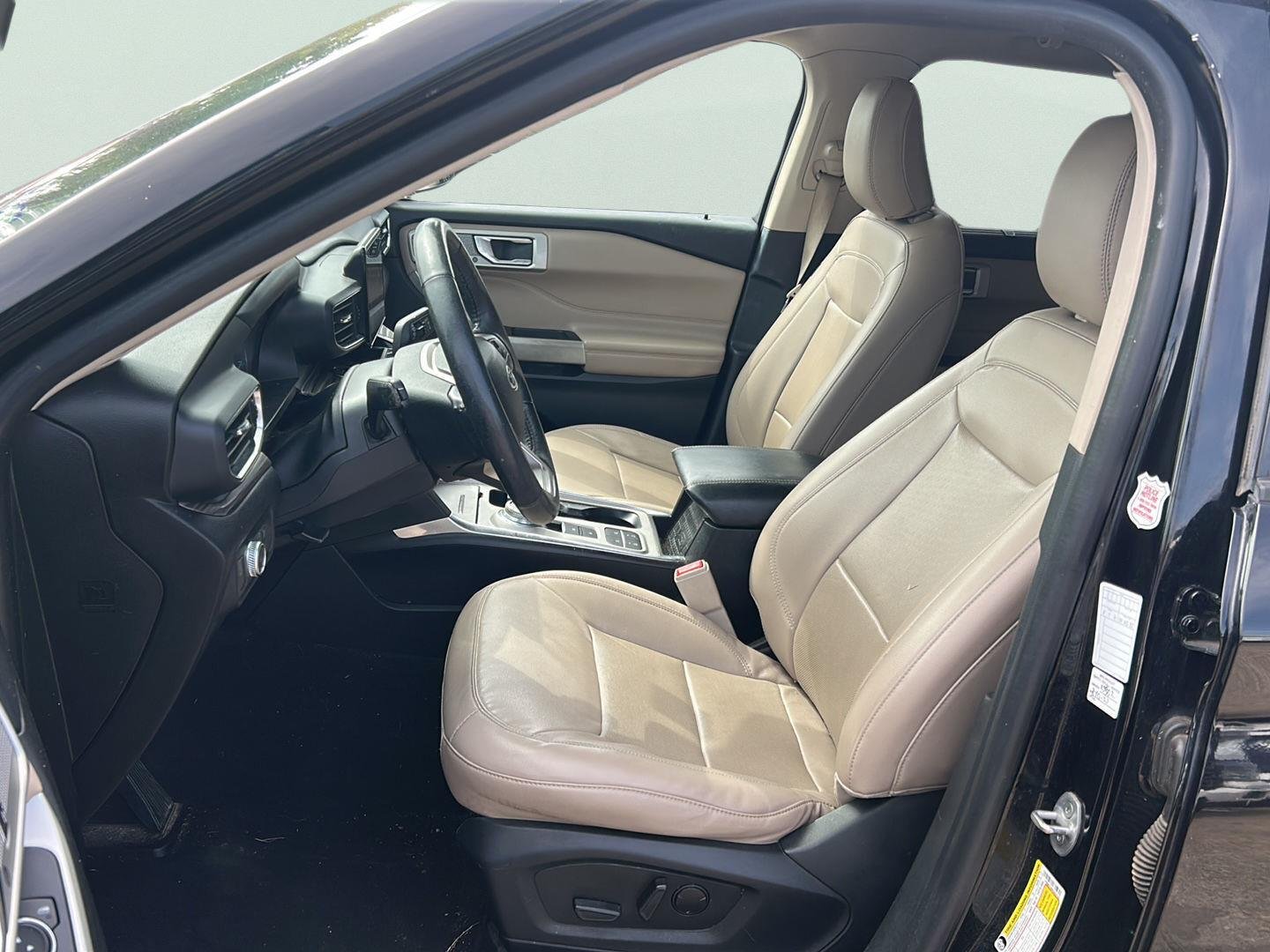 Used 2022 Agate Black FORD Limited image 7