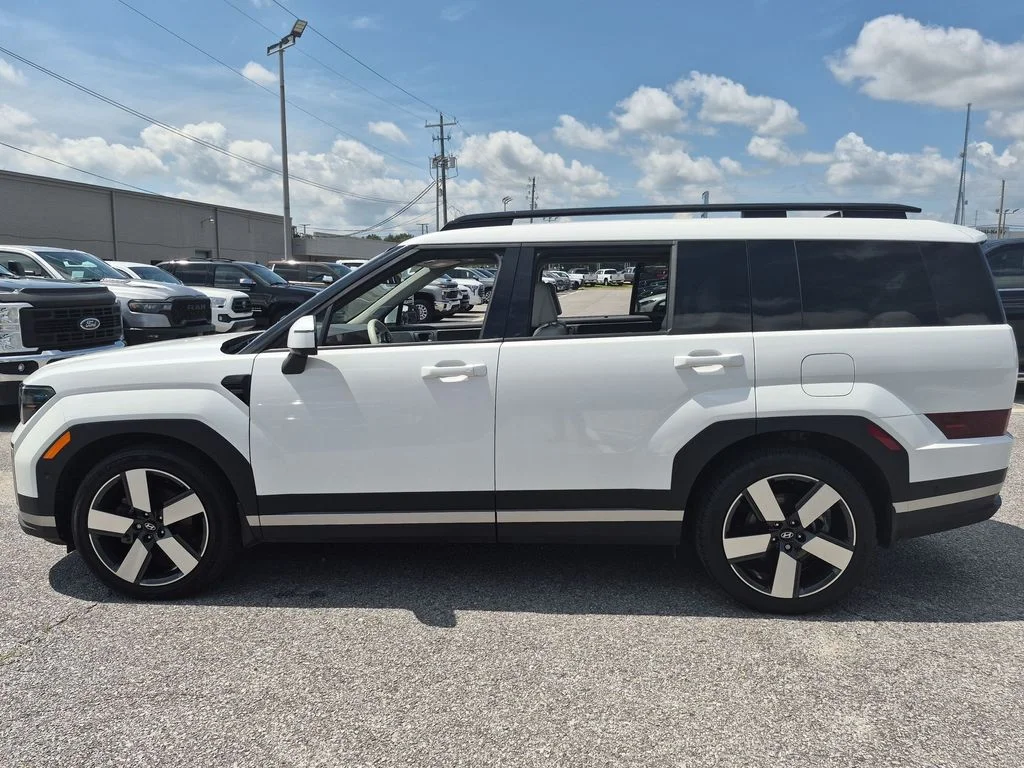 Used 2024 White Hyundai Limited image 3