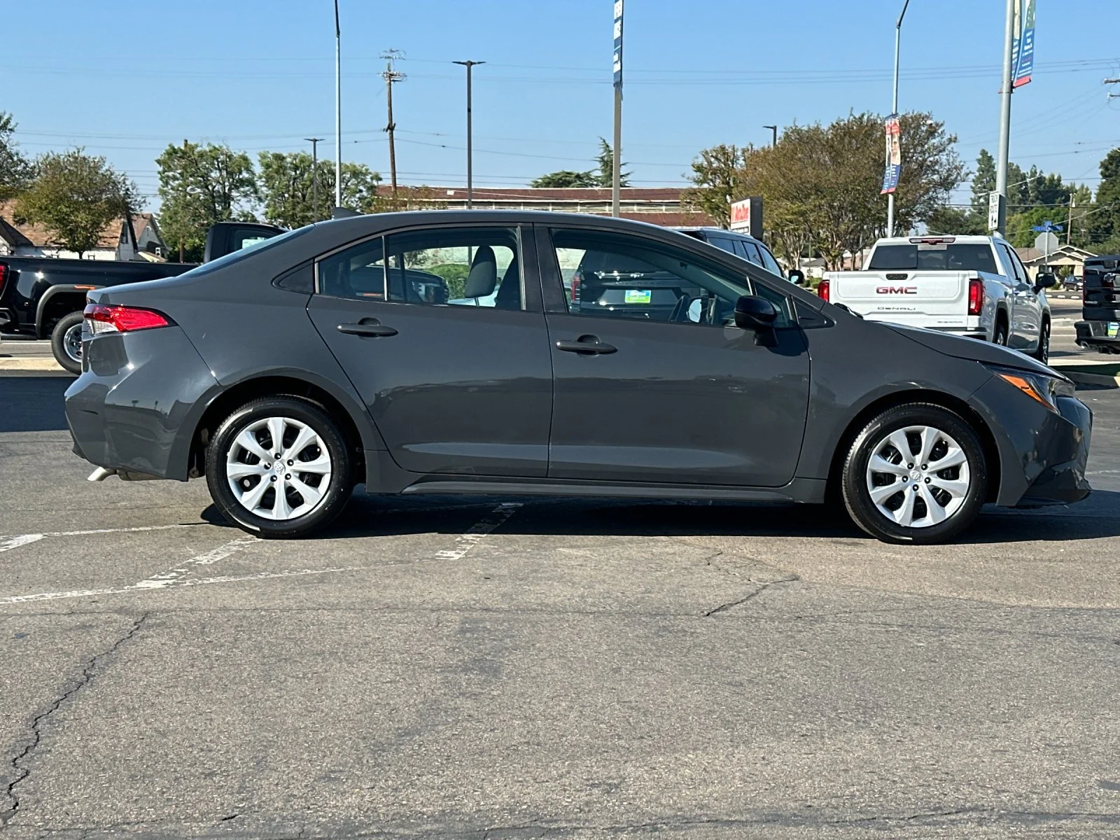 Used 2026  Toyota LE image 3