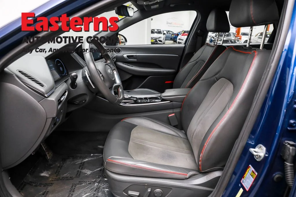 Used 2020 Blue Hyundai SEL Plus image 14
