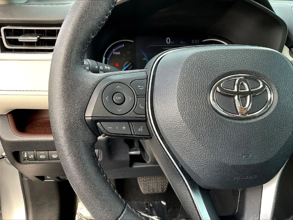 Used 2022 Silver Toyota Limited image 13
