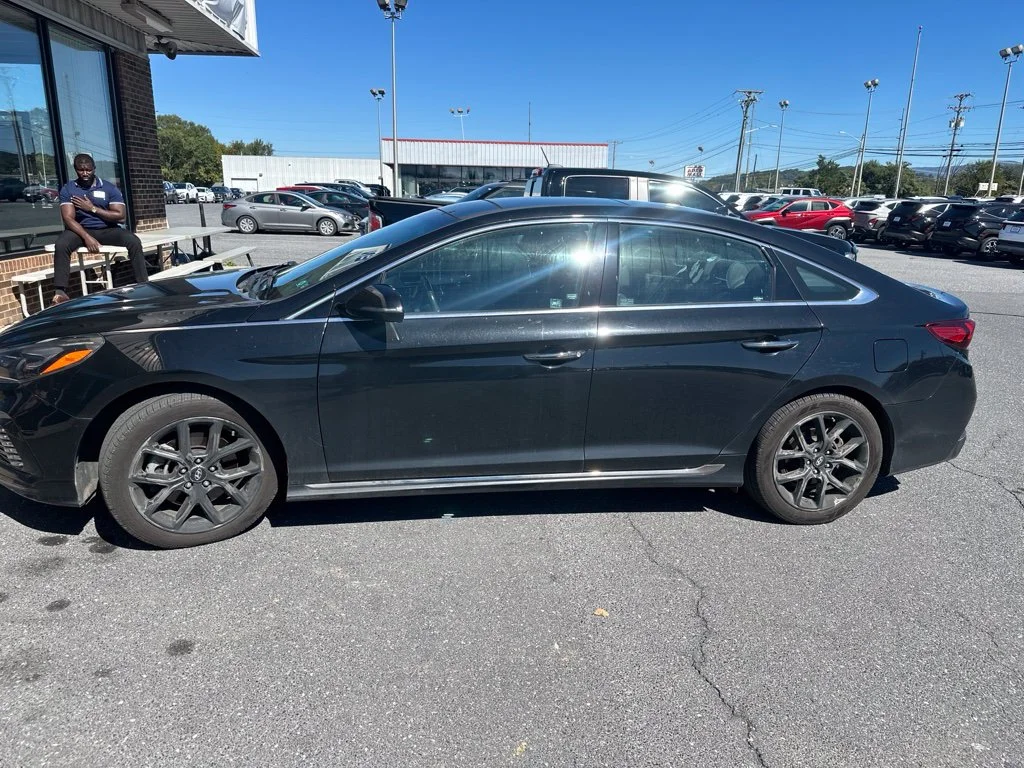 Used 2019 Black Hyundai Limited image 10