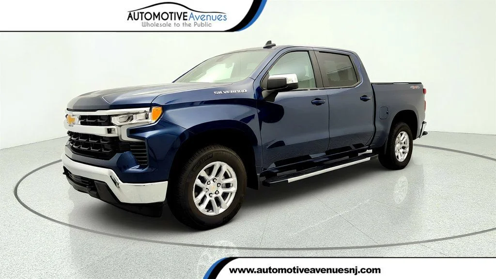 2023 Chevrolet Silverado 1500 LT 2FL 4X4 Crew Cab Short Box's photo