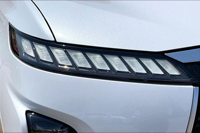 New 2027 RADIANT WHITE INFINITI LUXE image 28