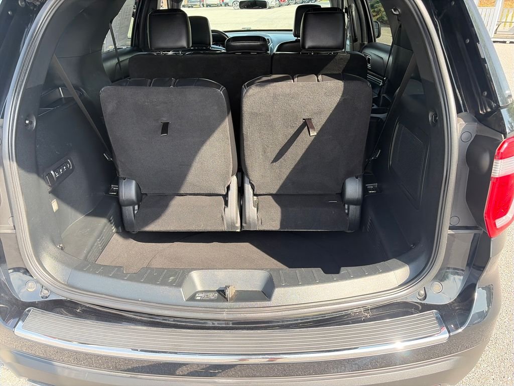 Used 2018 Black Ford Limited image 23