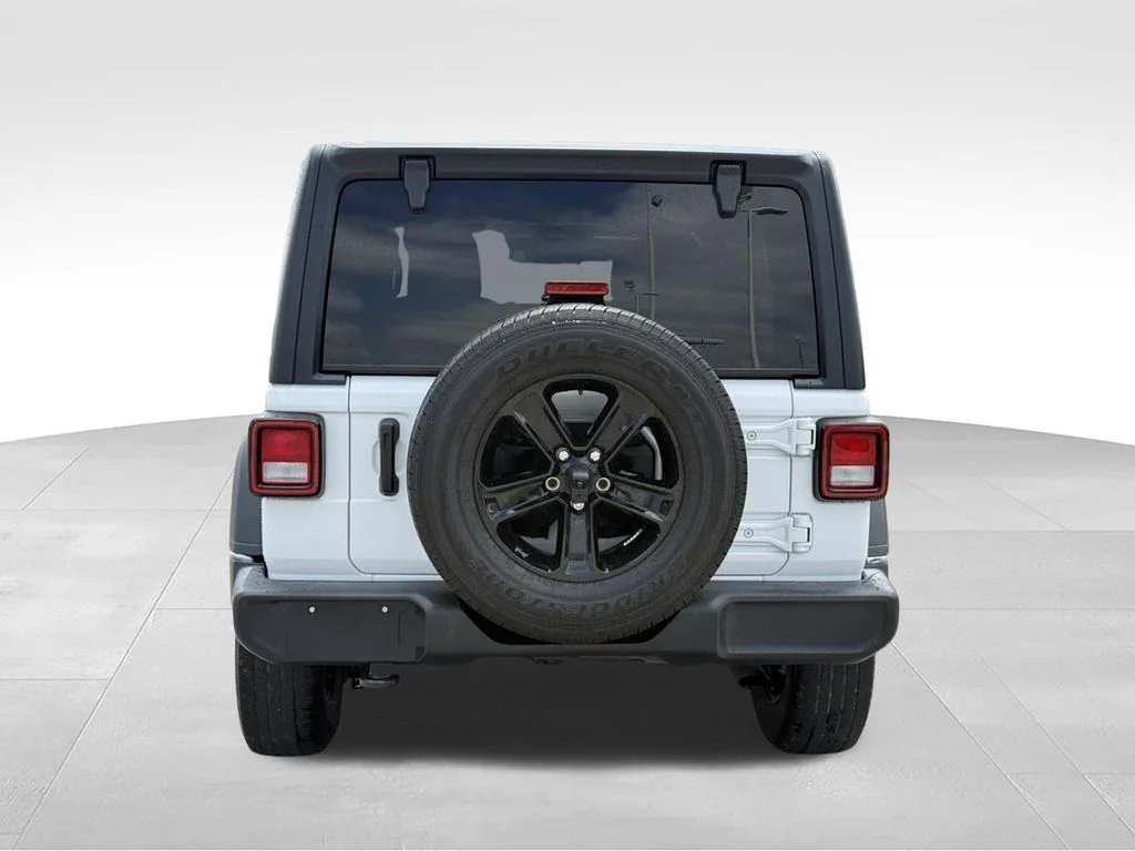 Used 2021 White Jeep Unlimited Sport Altitude image 4