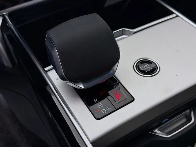New 2026 Fuji White Land Rover SE image 19