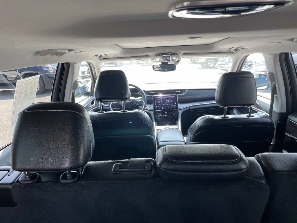 Used 2023 White Jeep Limited image 18