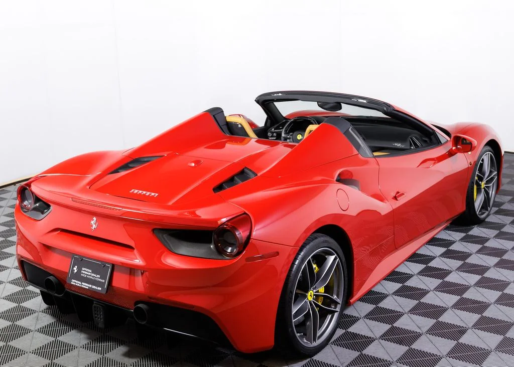 Used 2018 Rosso Corsa Ferrari Base image 18