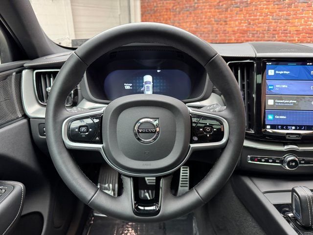 2022 Volvo XC60 R-Design - Photo 14