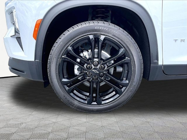 New 2027 Polar White Tricoat Chevrolet LT image 7