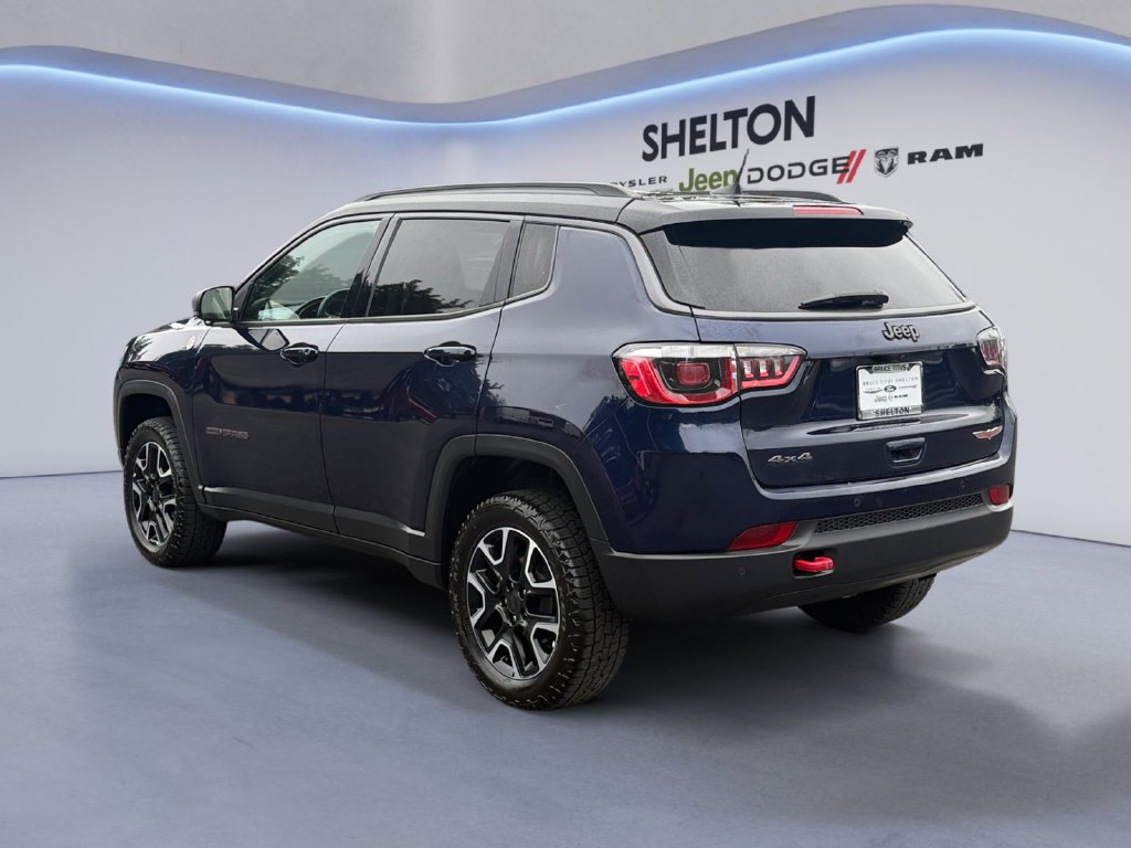 Used 2019 Blue Jeep Trailhawk image 3