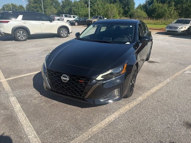 Certified Used 2025 Black Nissan 2.5 SR image 2