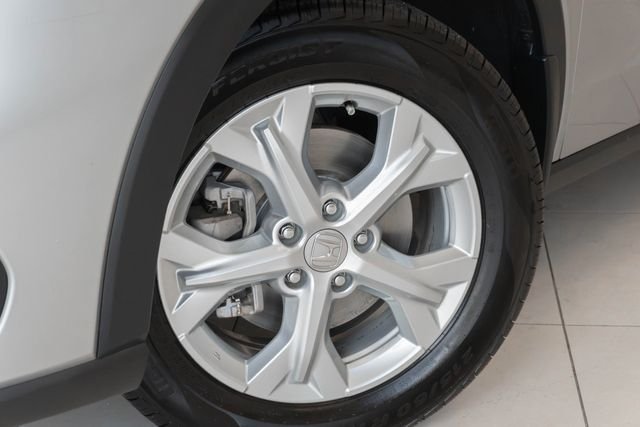 Used 2023 Silver Honda LX image 2