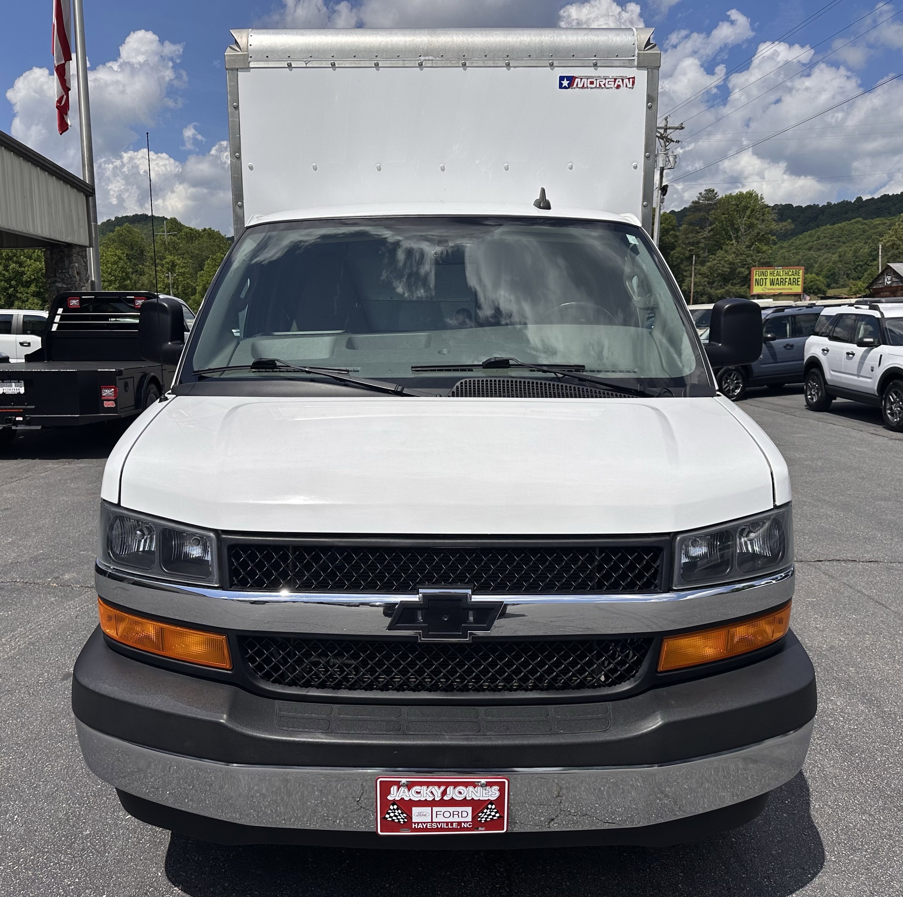 Certified Used 2022 Summit White Chevrolet 12ft Box Van image 3