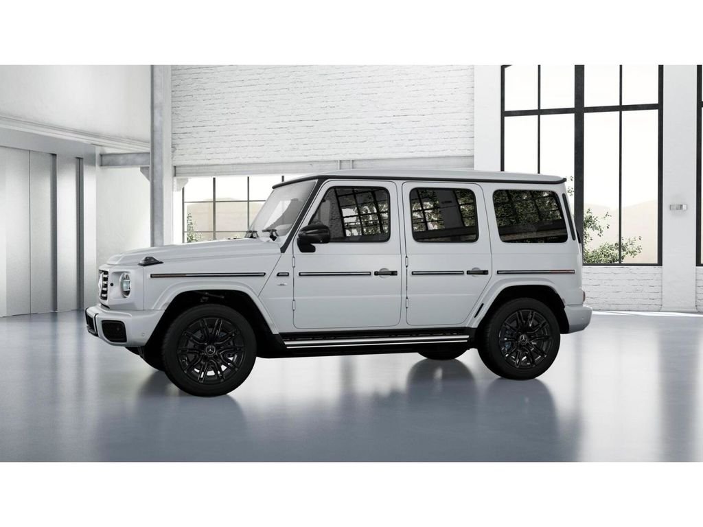 Used 2025 MANUFAKTUR Moonlight White Magno Mercedes-Benz G 580 image 36