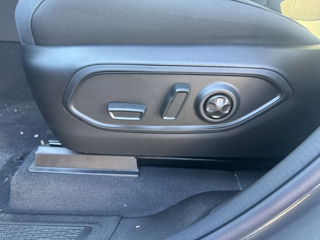 New 2026 Baltic Gray Metallic Clearcoat Jeep Laredo X image 17