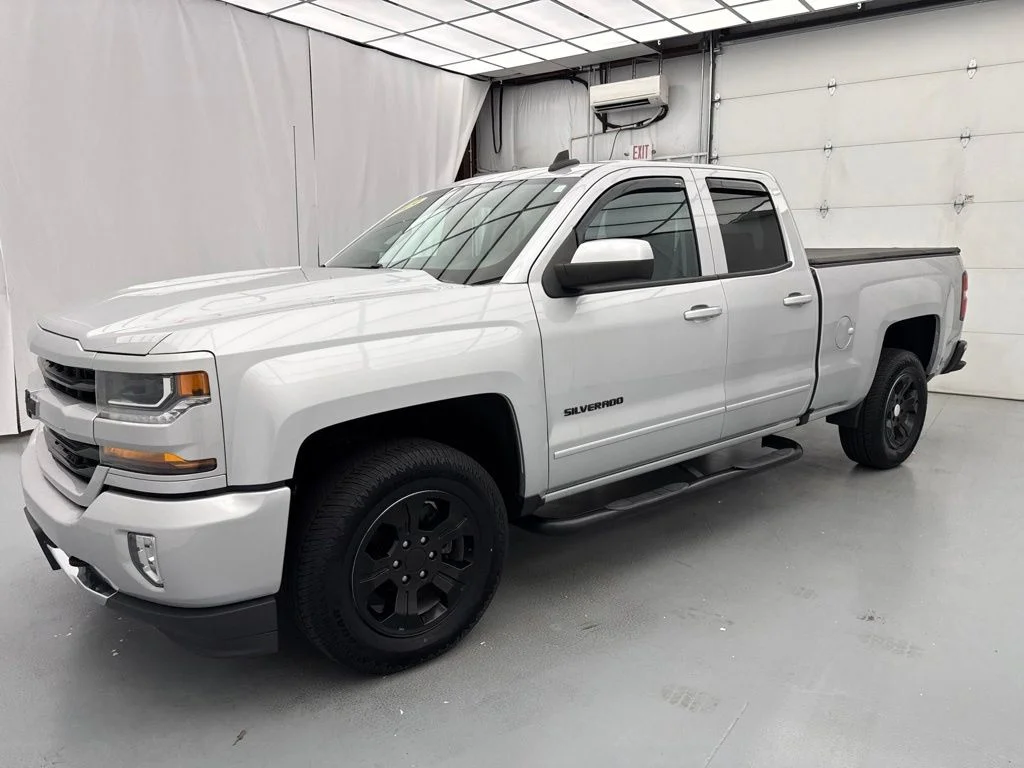 Used 2019 Silver Chevrolet LT image 3
