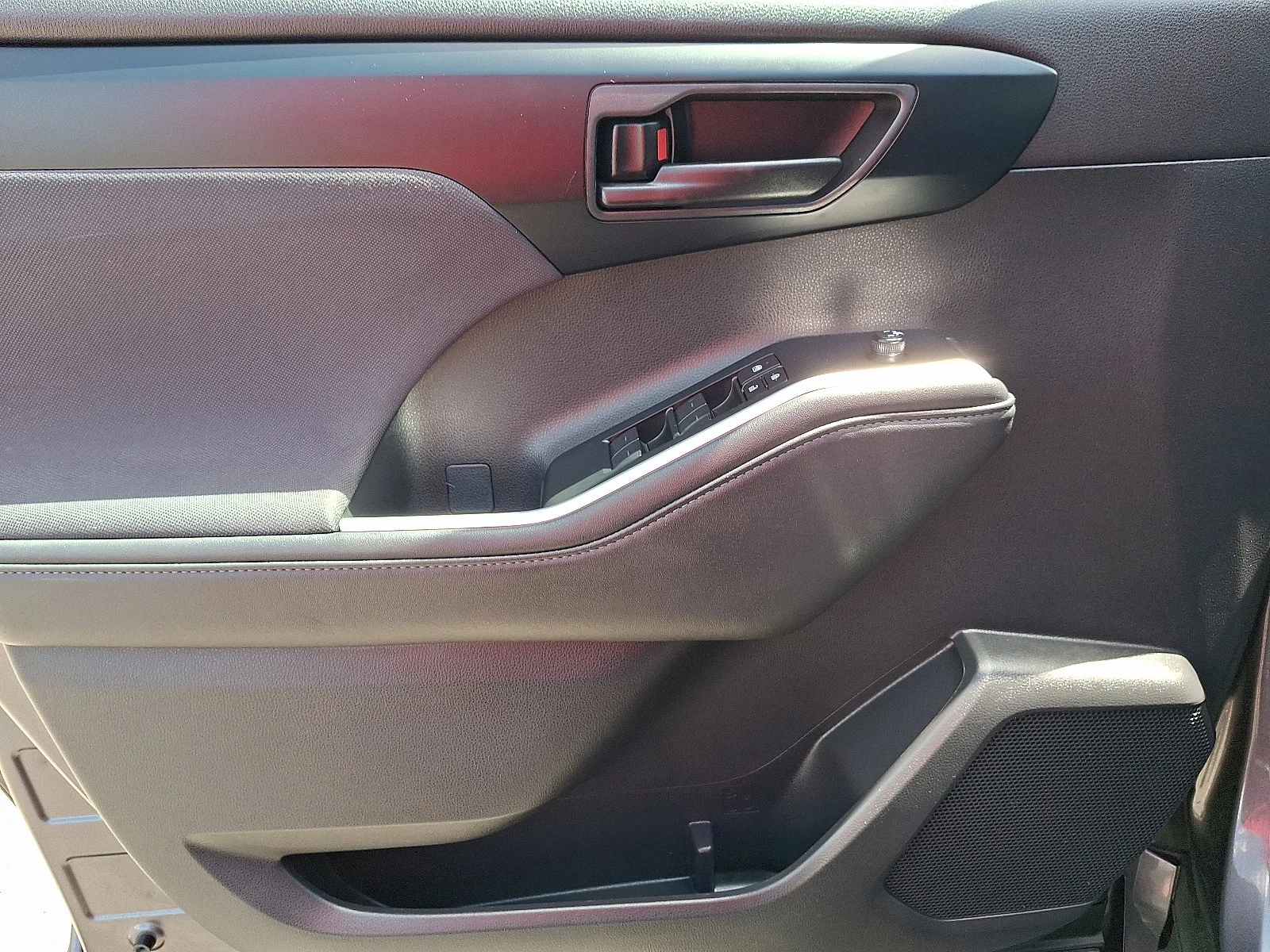 Used 2025 Magnetic Gray Metallic - 1G3 Toyota LE image 13