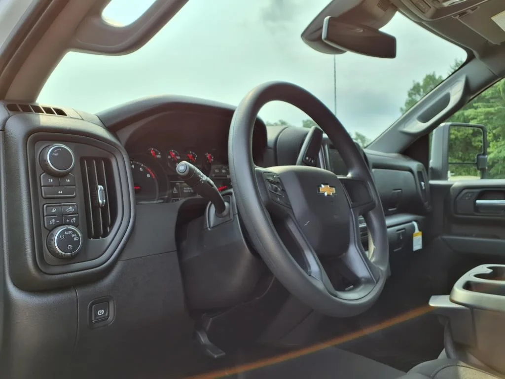 2025 Chevrolet Silverado 2500 HD Custom - Photo 10