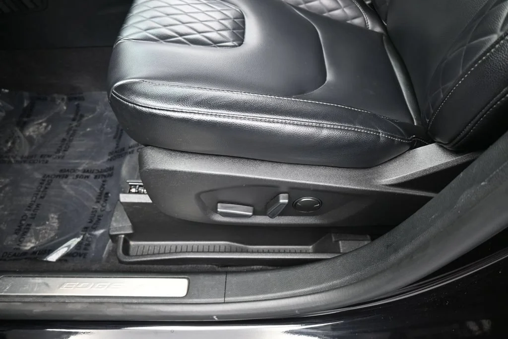 Used 2024 Black Ford Titanium image 17