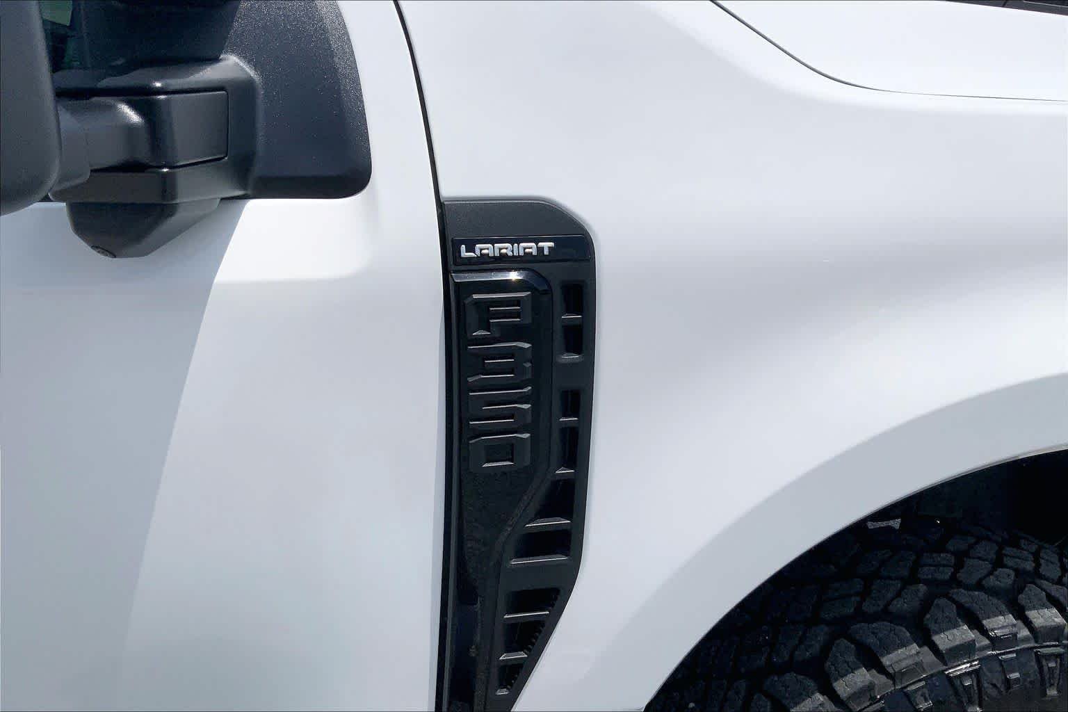 Used 2024 Star White Ford LARIAT image 10
