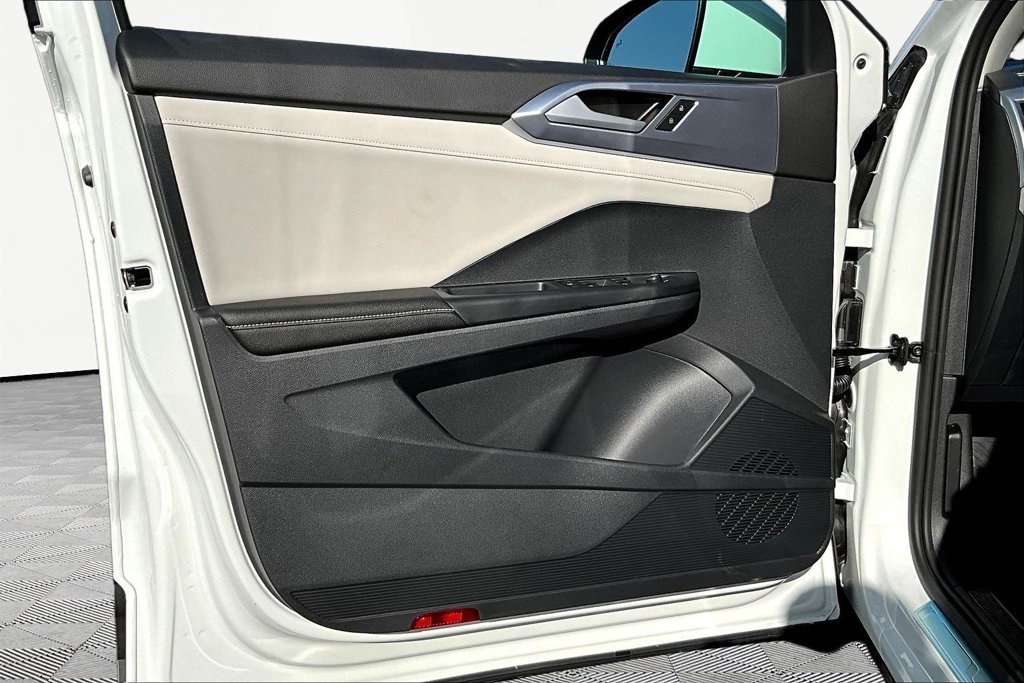 New 2026 White Volkswagen 1.5T SE image 18
