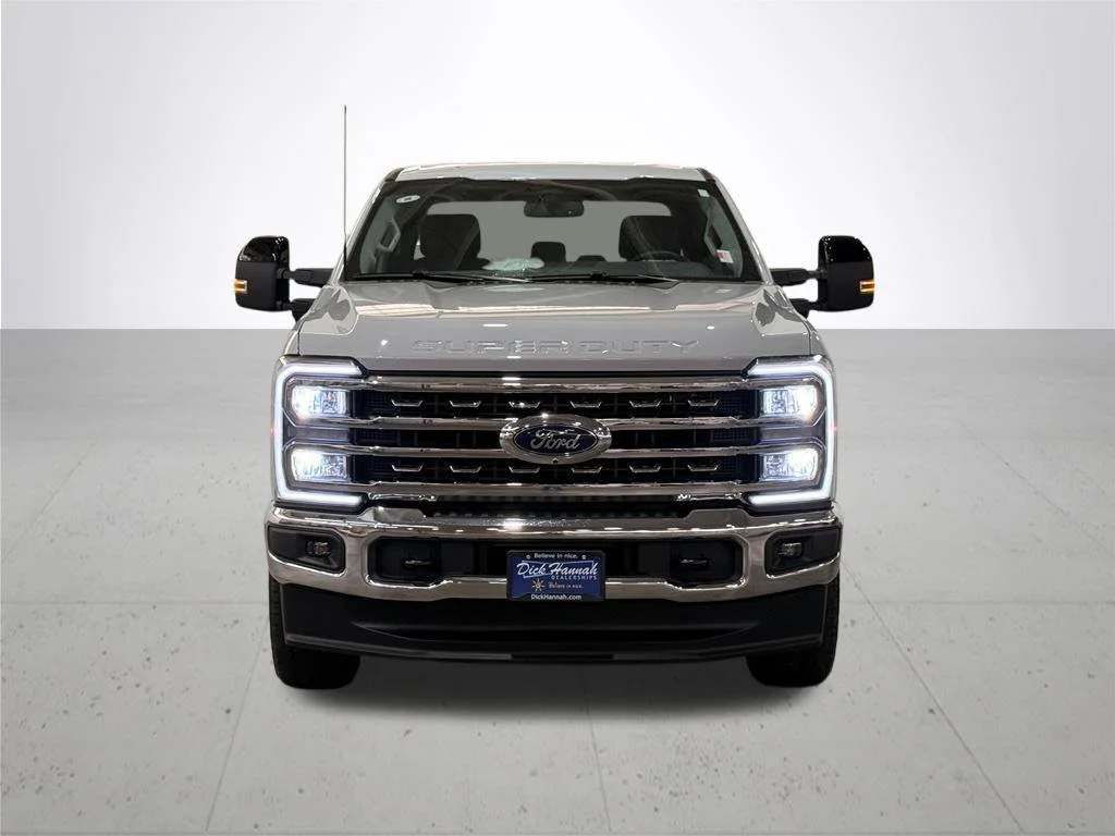 Used 2025 White Ford Lariat image 4