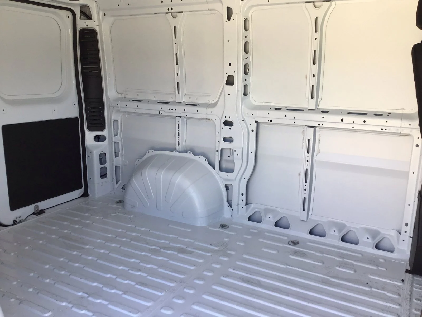 New 2026 Bright White Clearcoat Ram Tradesman image 22