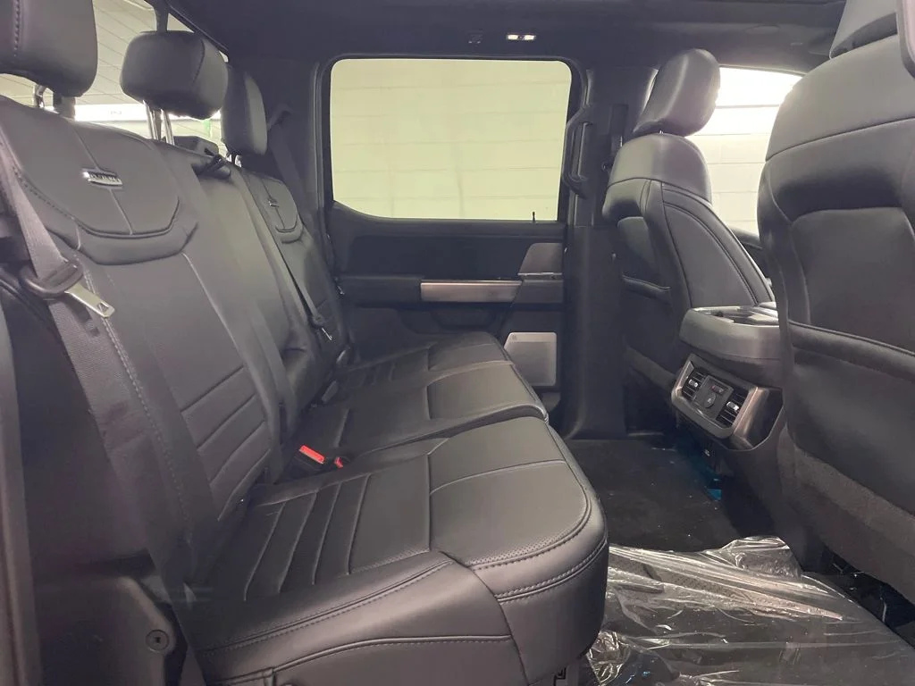 2026 Ford F-250 Super Duty Platinum - Photo 30