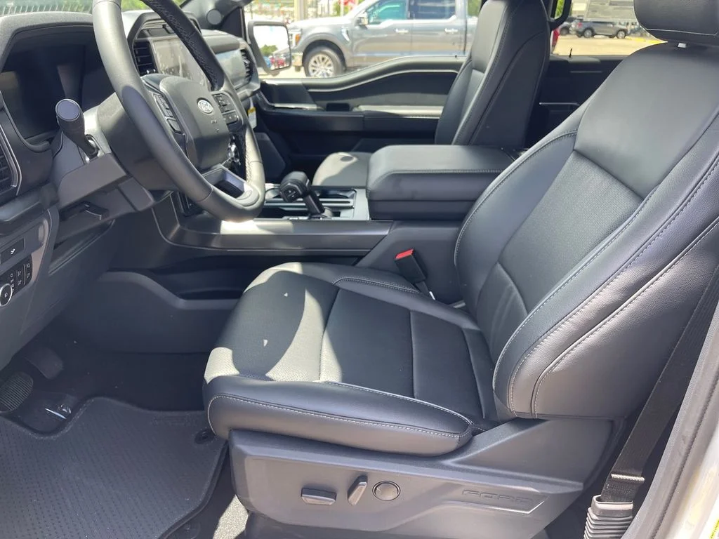 New 2026 Oxford White Ford Lariat® image 7