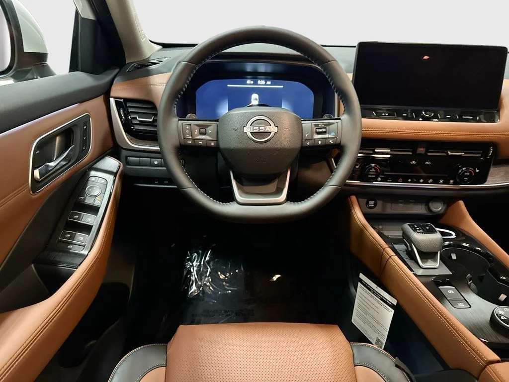 2026 Nissan Rogue Platinum - Photo 8