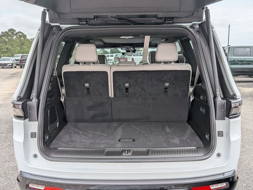 New 2026 Bright White Clearcoat Jeep Limited Reserve image 28