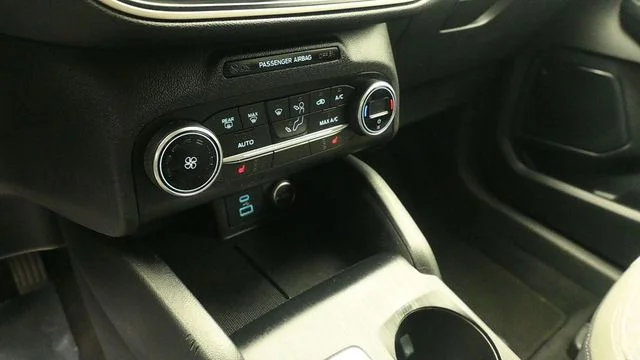 Certified Used 2020 Black Metallic Ford SE image 18
