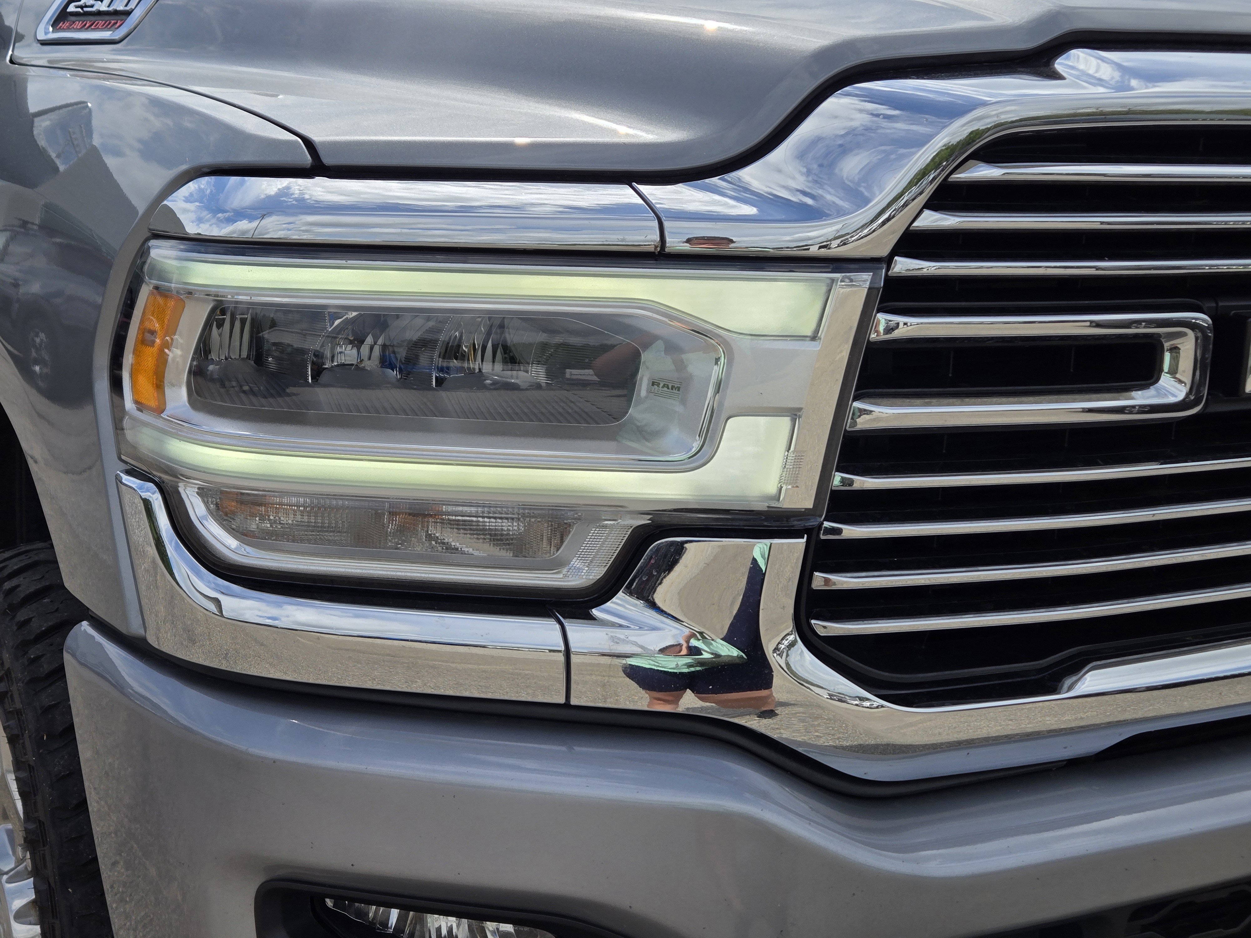 Certified Used 2024 Billet Silver Metallic Clearcoat Ram Laramie image 3