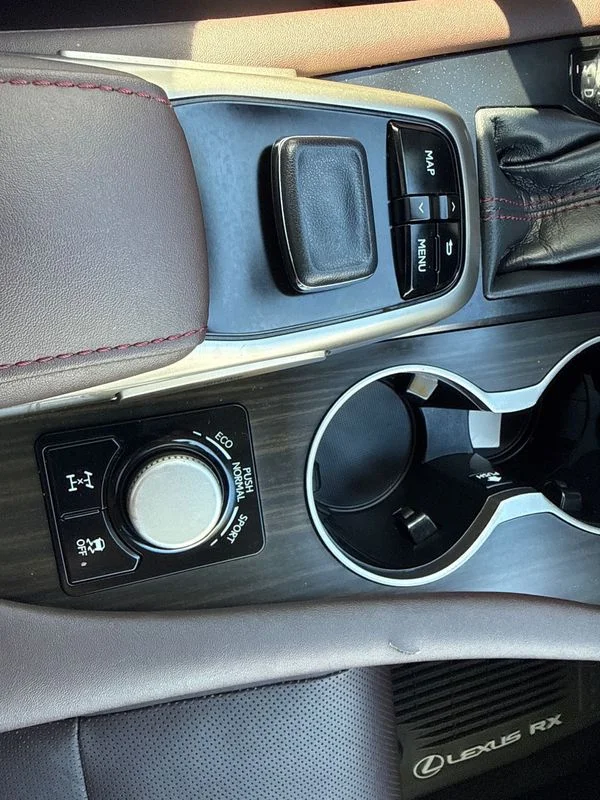 Used 2017  Lexus  image 24