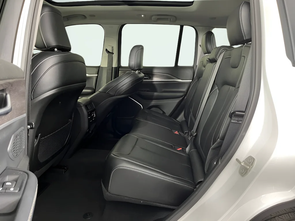 Used 2024 White Jeep Limited image 12