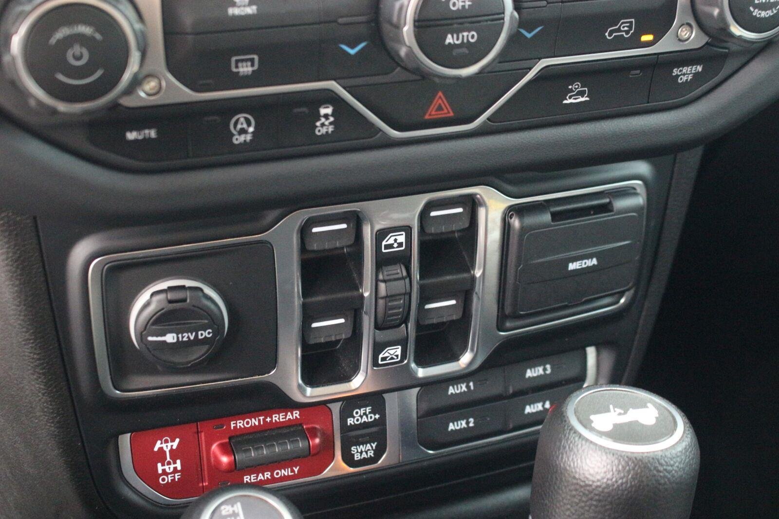 Used 2024 White Jeep Rubicon image 26