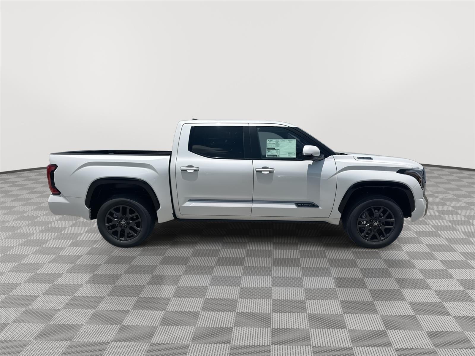 New 2026 Wind Chill Pearl <sup>1</sup> Toyota Tundra Platinum image 4