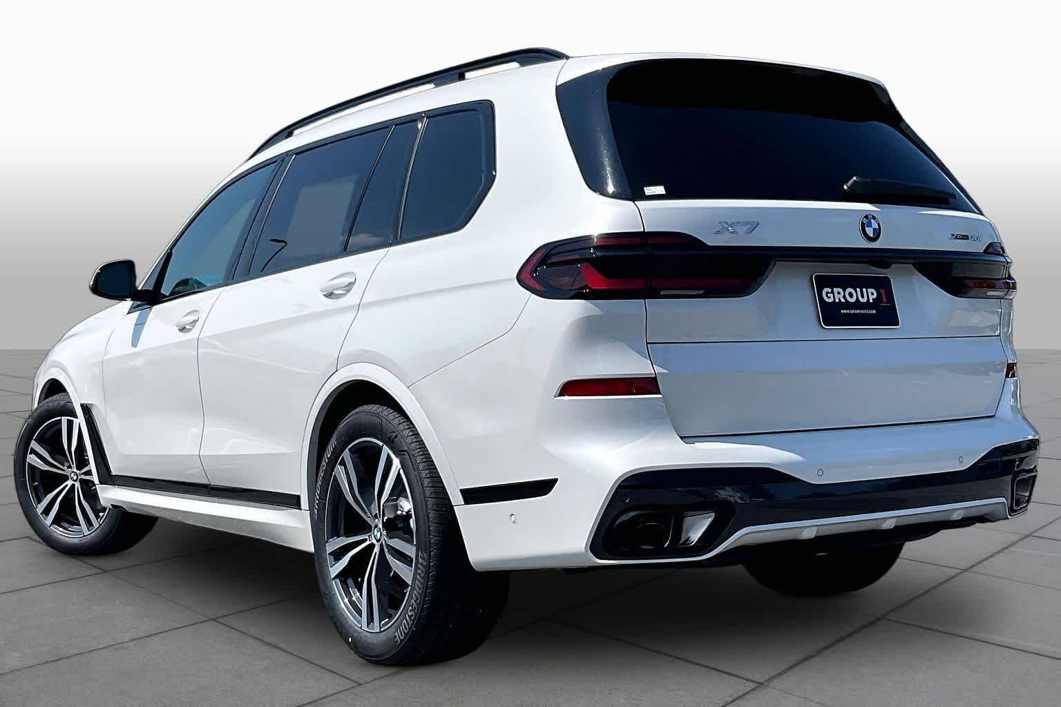 Used 2027 Mineral White Metallic BMW xDrive40i image 12
