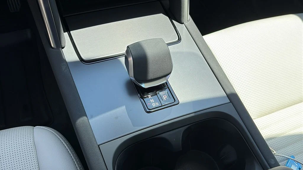 Certified Used 2025  Land Rover S image 16