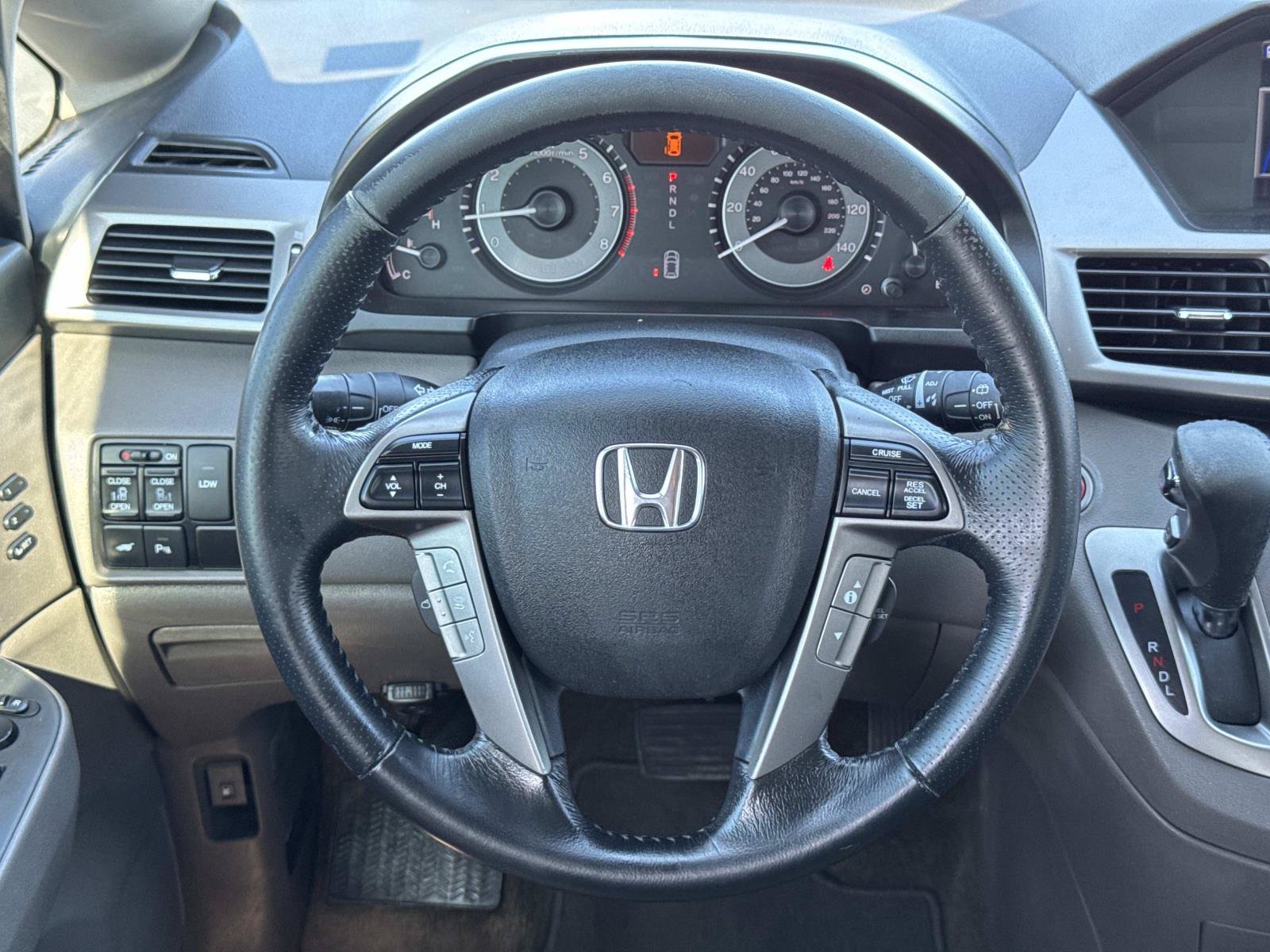 Used 2015 White Diamond Pearl Honda  image 10