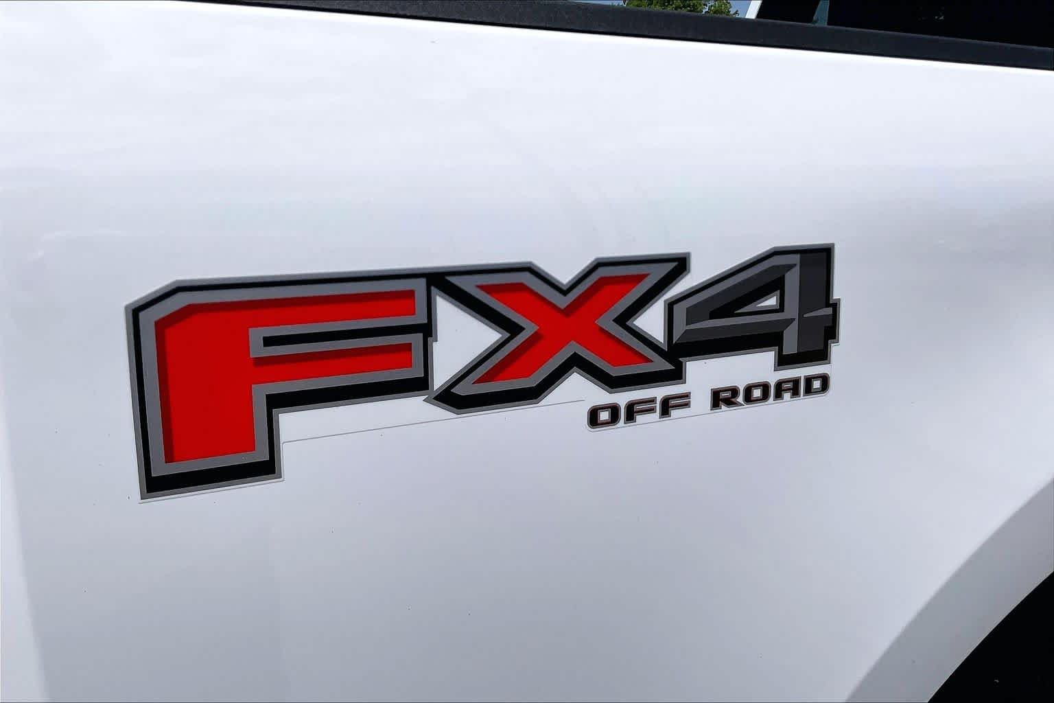 Used 2024 Oxford White Ford XLT image 10