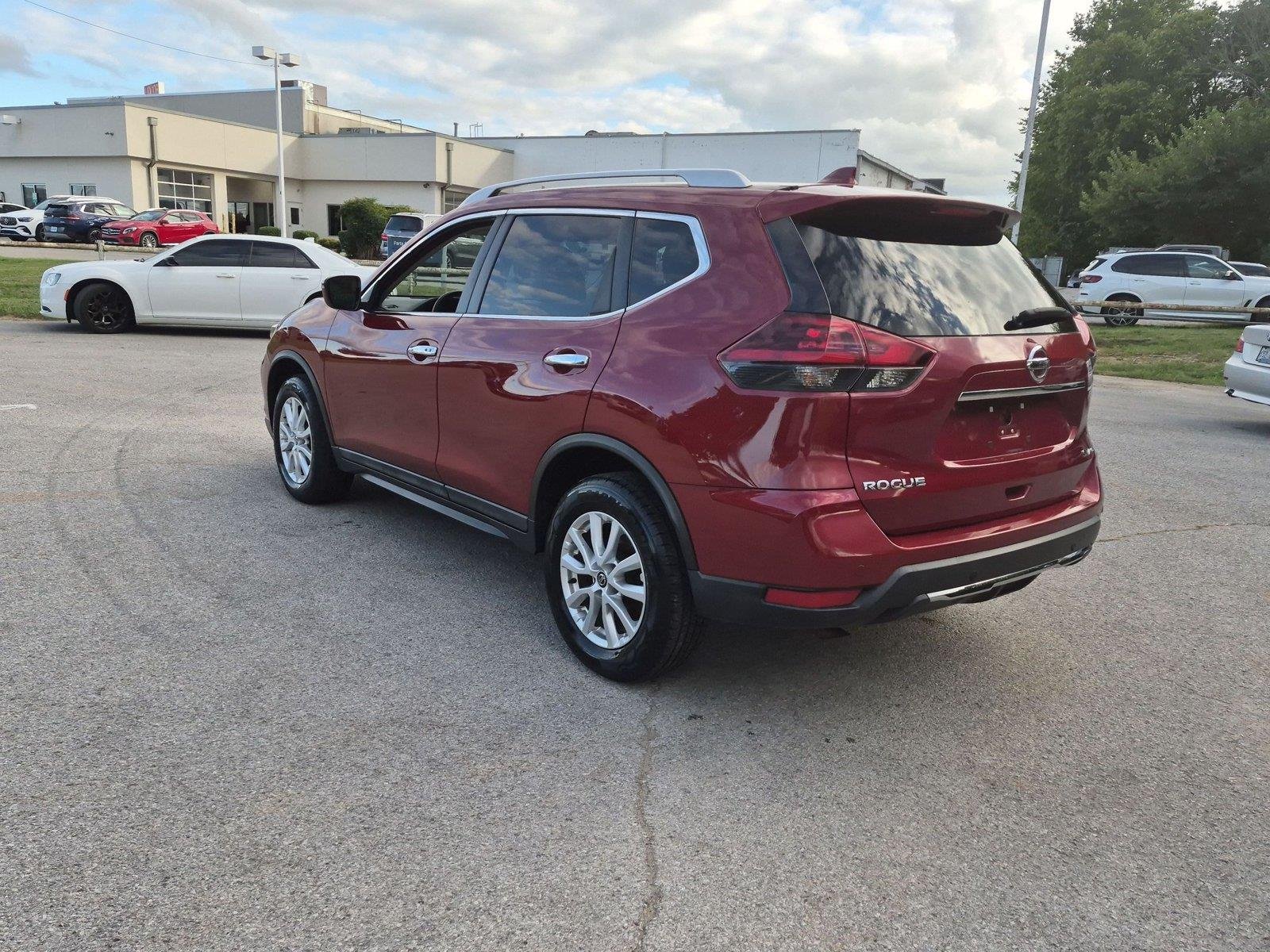 Used 2020 Scarlet Ember Tintcoat Nissan SV image 3