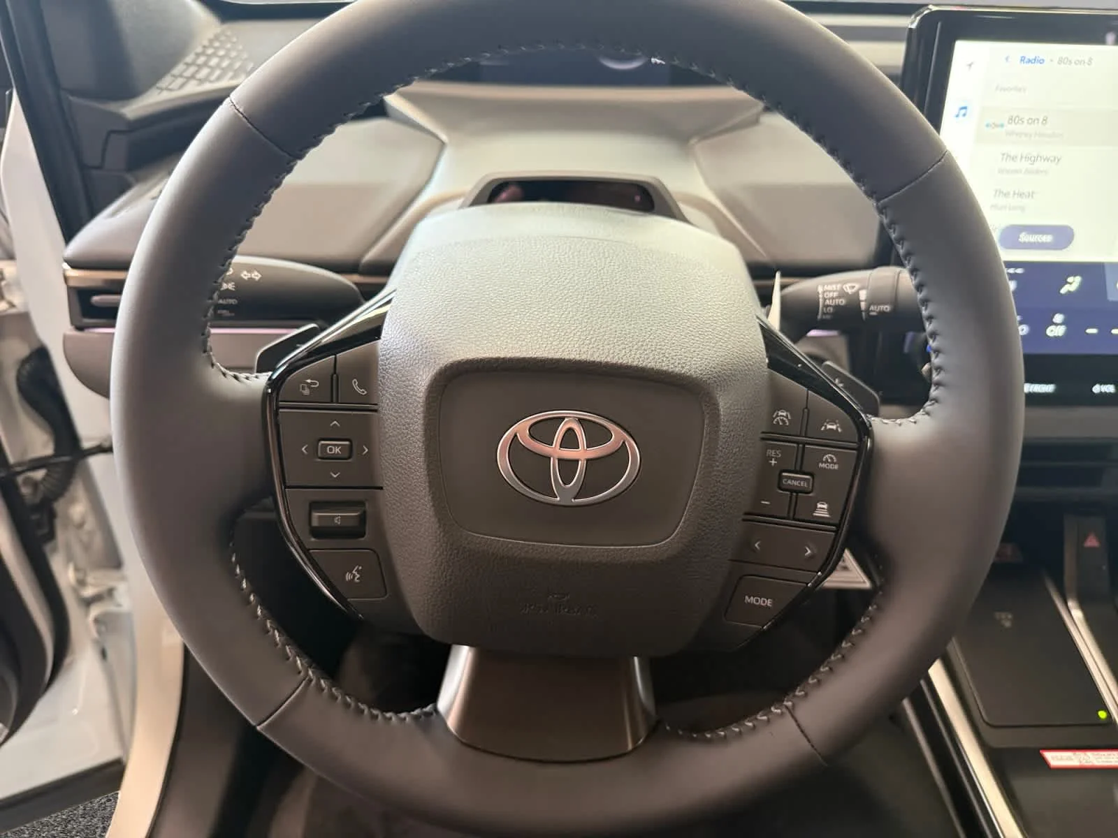 2026 Toyota bZ XLE - Photo 13